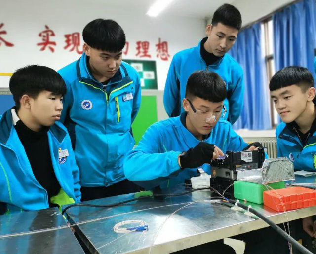 资源上的简略叠加更是对工作教育展开新