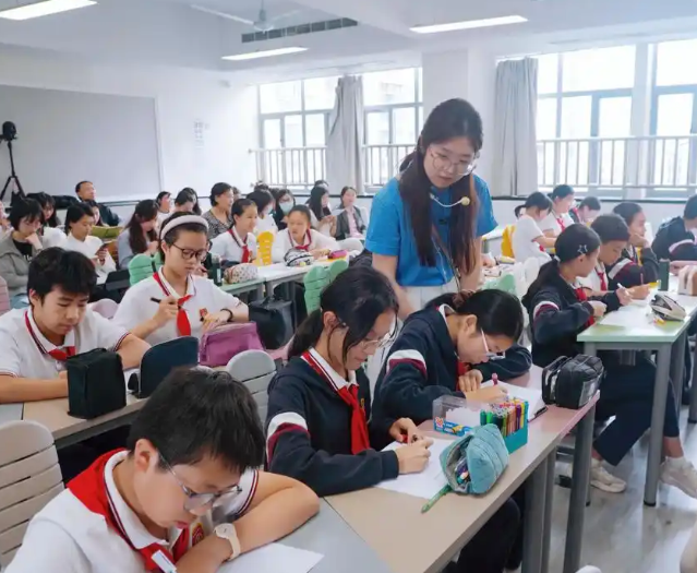 扎根于根底教育一线形成了从理念到途径