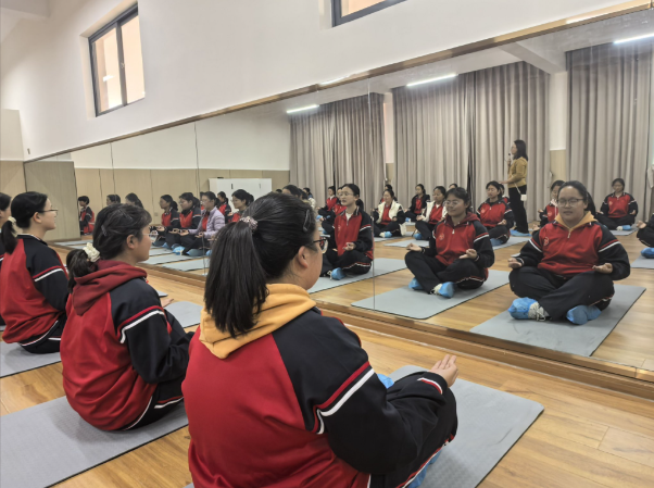 将健康理念融入日常管理用心用情守护每一位学生的健康生长 将健康理念融入日常管理用心用情守护每一位学生的健康生长