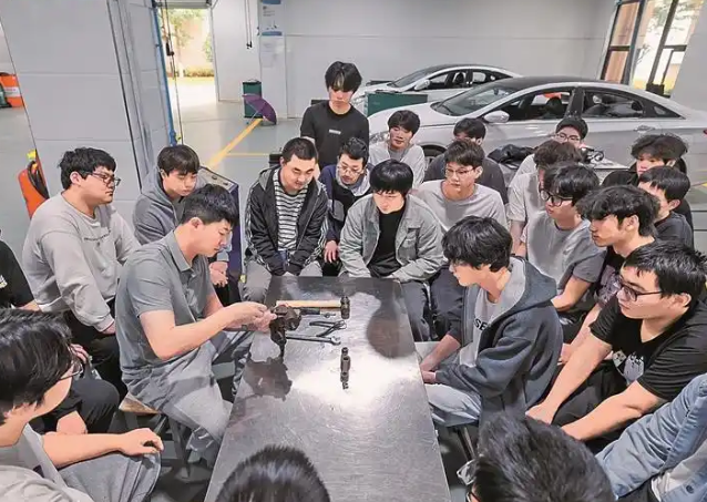 <b>实践需求愈加教育供应侧与工业需求侧之间怎么完成更精准匹配</b>